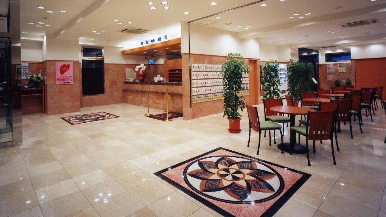 Toyoko Inn Tokyo Ikebukuro Kita-Guchi No.1 Esterno foto