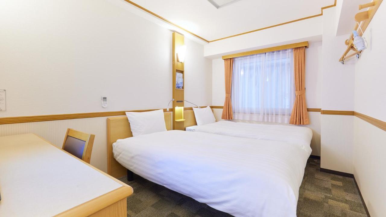 Toyoko Inn Tokyo Ikebukuro Kita-Guchi No.1 Esterno foto