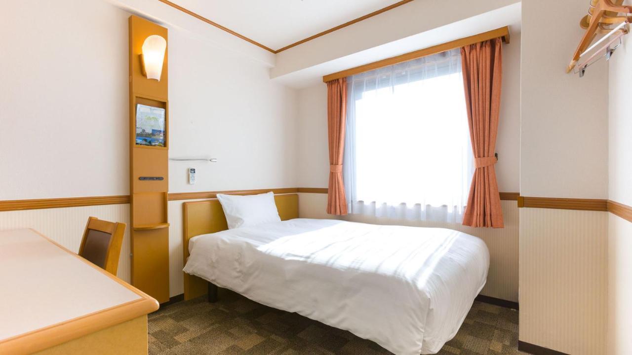 Toyoko Inn Tokyo Ikebukuro Kita-Guchi No.1 Esterno foto