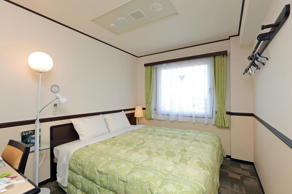 Toyoko Inn Tokyo Ikebukuro Kita-Guchi No.1 Esterno foto